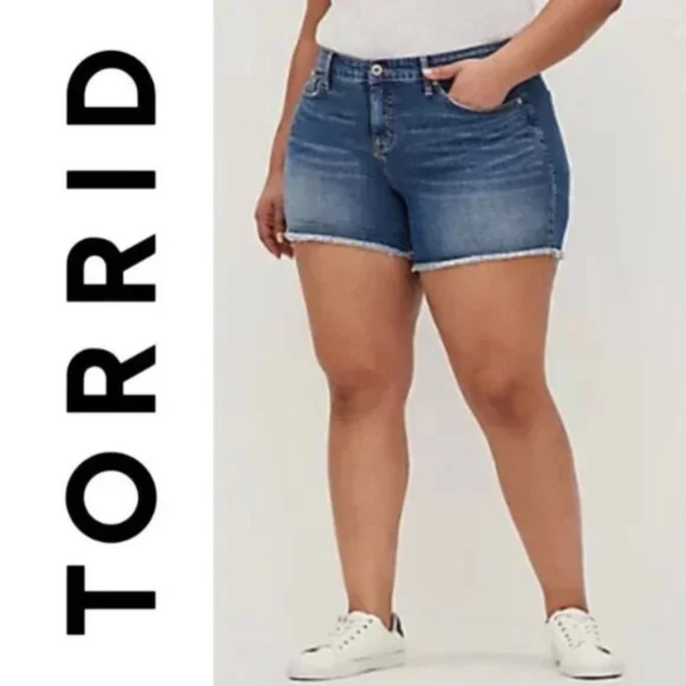 Torrid blue denim jean shirts Sz 18 cut offs raw hem bermuda distressed - Picture 1 of 6